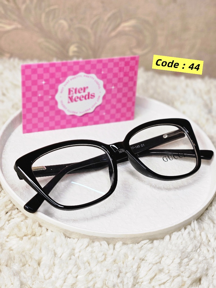 Bold cateye frame